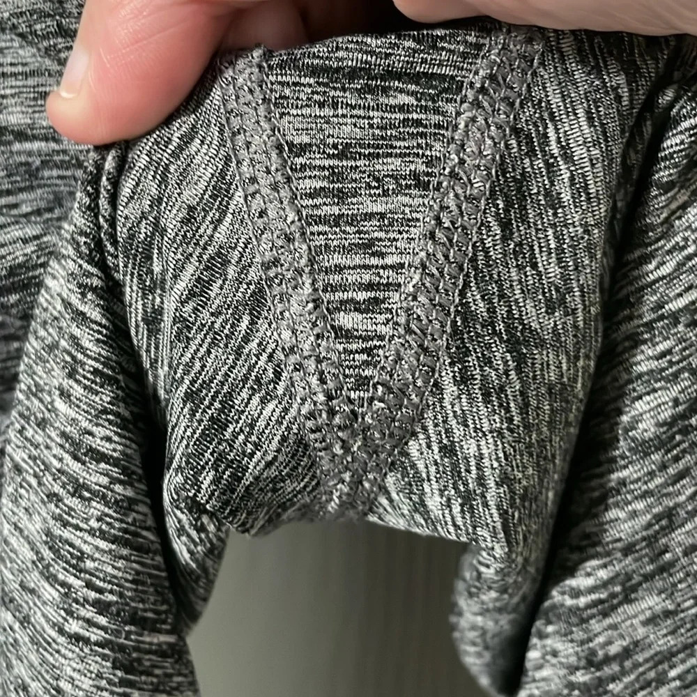 💰Champion Gray Capris Leggings With Pockets Size Medium - Picture 4 of 5